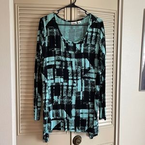 Super soft & flowy top